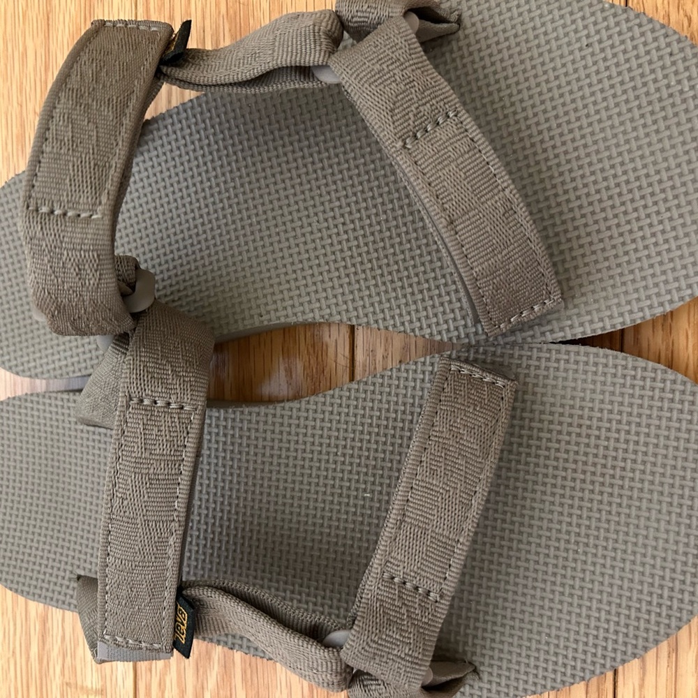 Teva slip on taupe color **free people ***